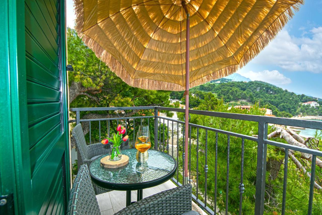 Apartment Vidra Brela Bagian luar foto